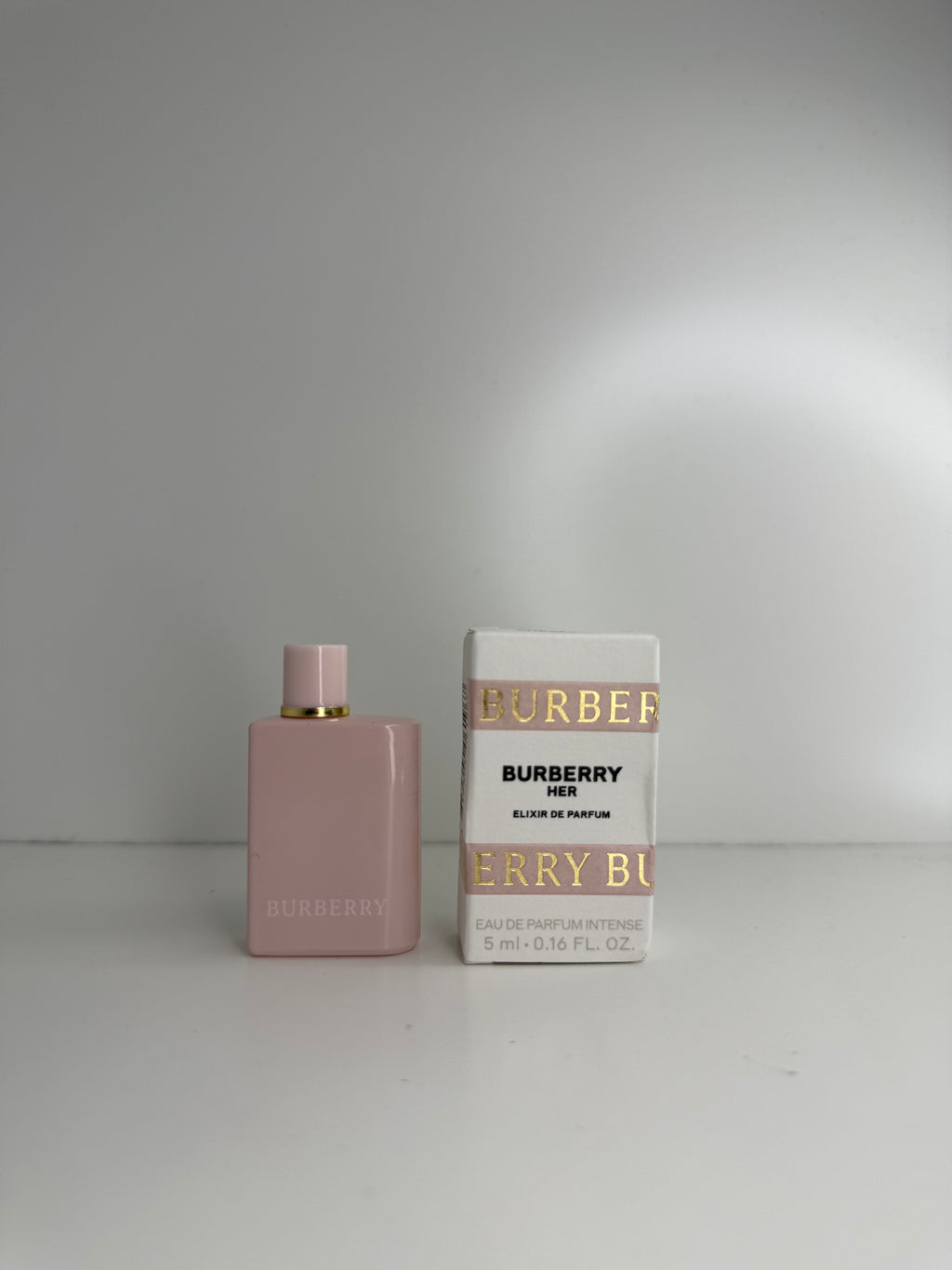 Burberry Her Eau de Parfum Mini – 5ml (0.17 fl oz)