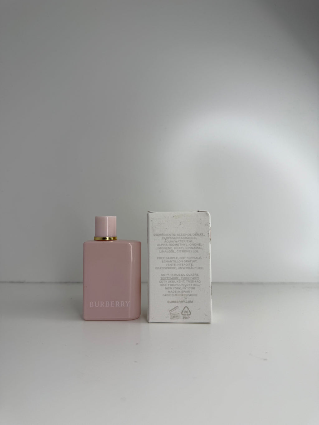 Burberry Her Eau de Parfum Mini – 5ml (0.17 fl oz)
