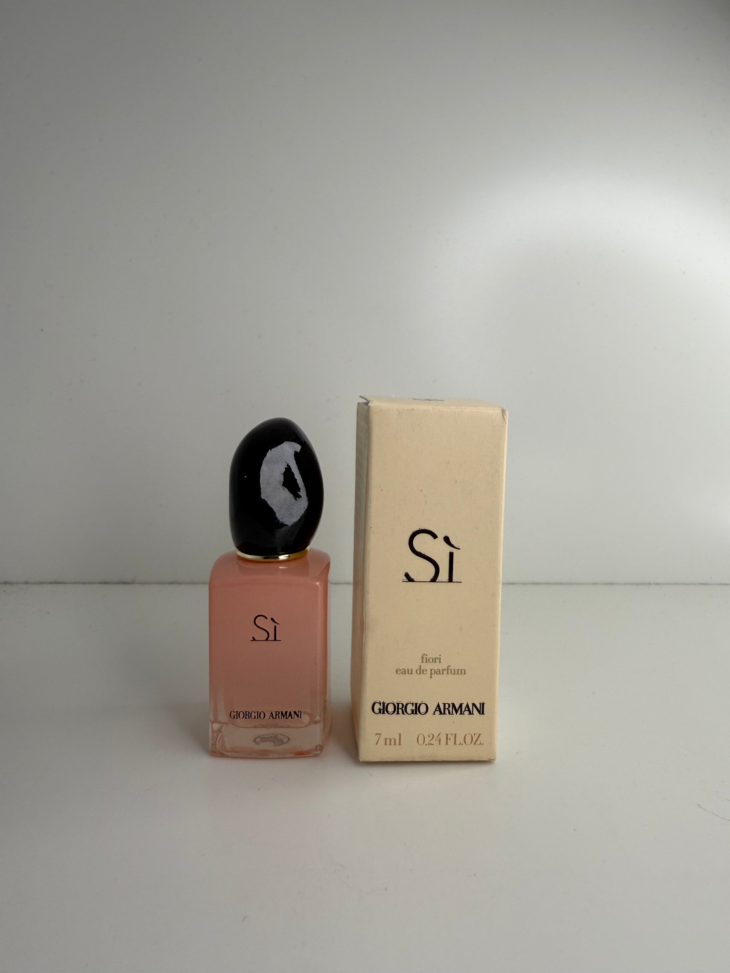 Giorgio Armani Sí Fiori Mini – 7ml (0.24 fl oz)
