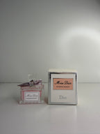 Dior Miss Dior Eau de Parfum Mini – 5ml (0.17 fl oz)