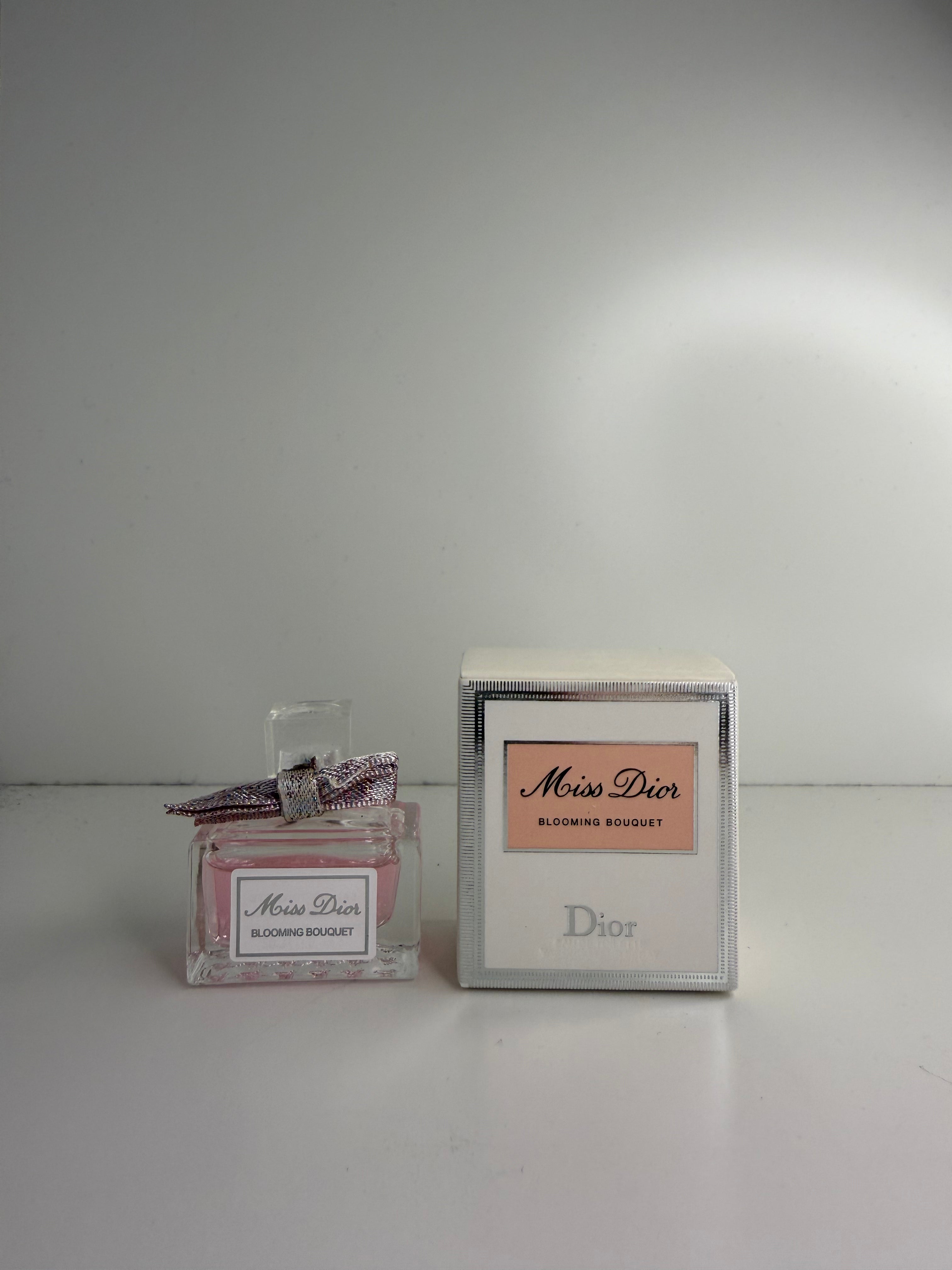 Dior Miss Dior Eau de Parfum Mini – 5ml (0.17 fl oz)