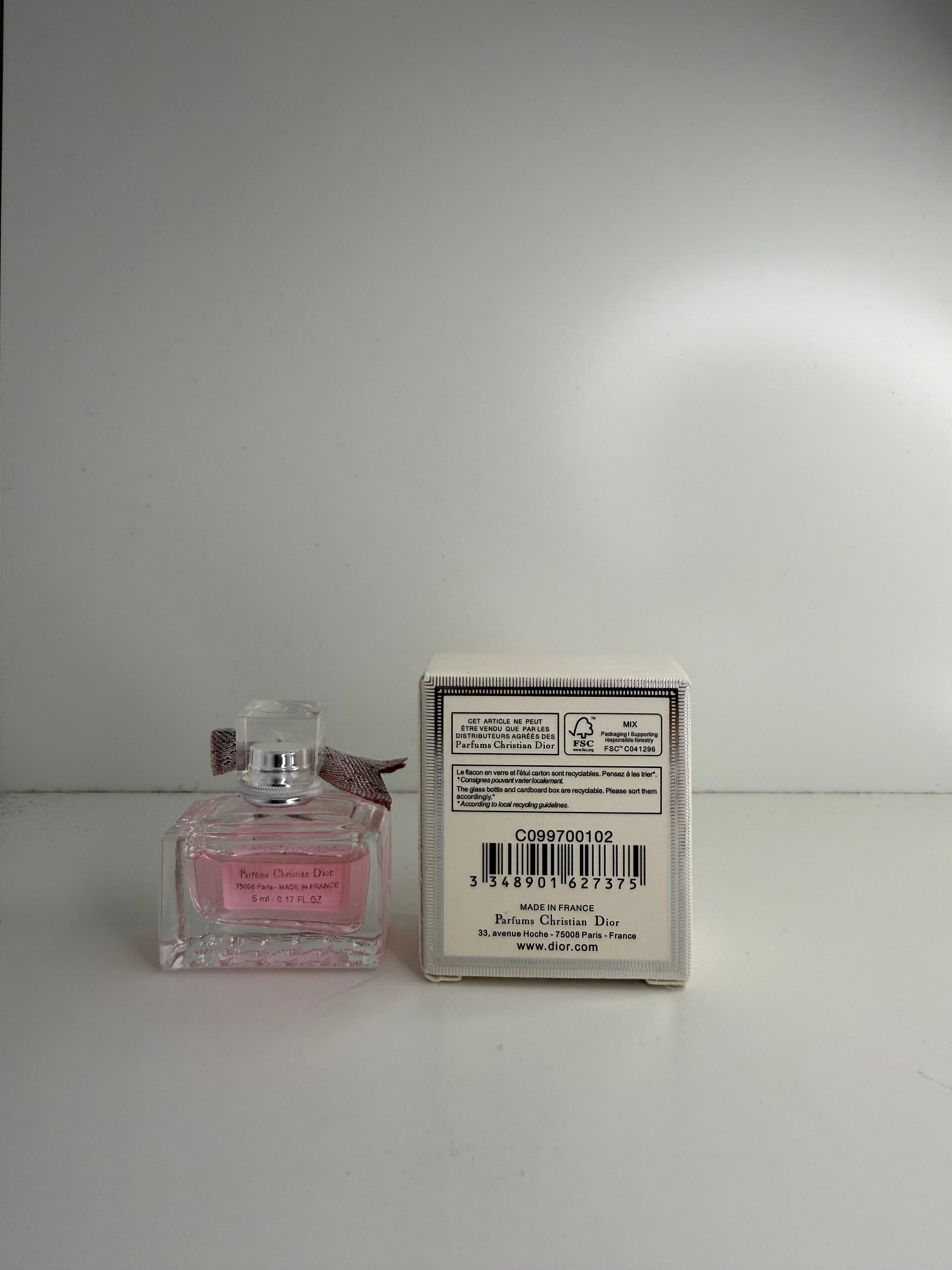 Dior Miss Dior Eau de Parfum Mini – 5ml (0.17 fl oz)